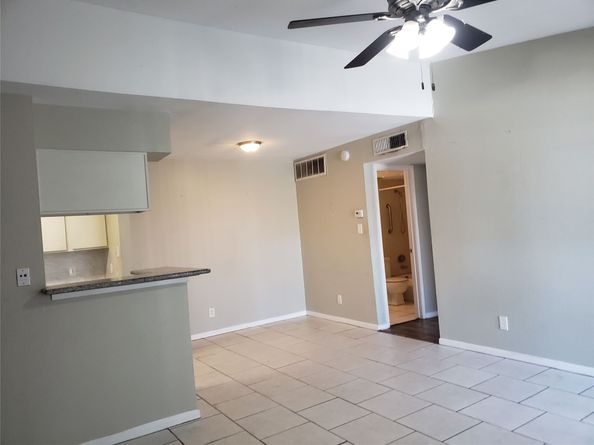 9550 Deering Drive 404, Houston TX 77036