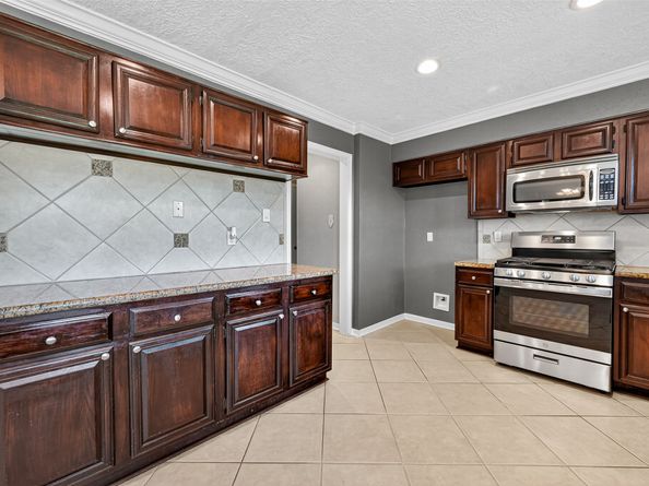 3002 Windmill Street, Sugar Land TX 77479