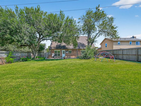 3002 Windmill Street, Sugar Land TX 77479