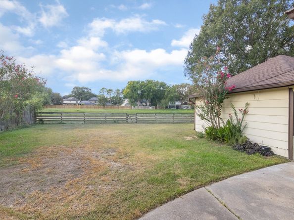 1422 Shillington Drive, Katy TX 77450