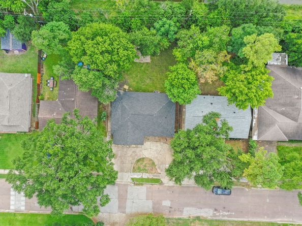 11703 Segrest Drive, Houston TX 77047