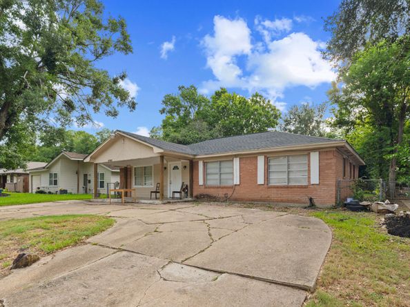 11703 Segrest Drive, Houston TX 77047