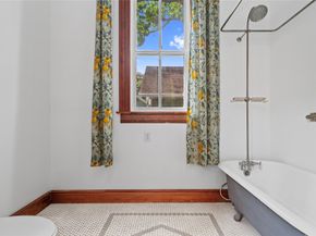 2010 Lubbock Street, Houston TX 77007