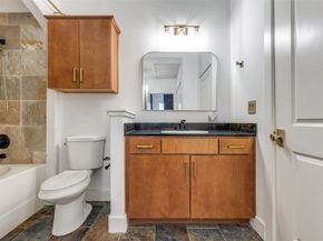 1901 Post Oak Boulevard 2220, Houston TX 77056