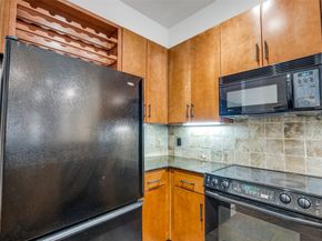 1901 Post Oak Boulevard 2220, Houston TX 77056