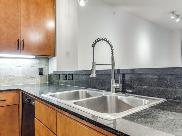 1901 Post Oak Boulevard 2220, Houston TX 77056