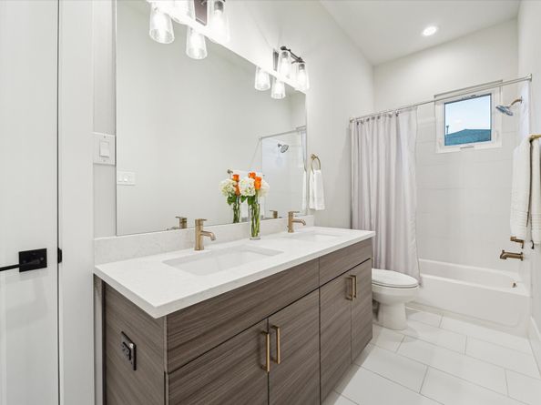 1414 Caywood Lane A, Houston TX 77055