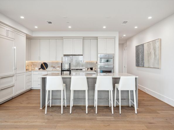 5656 San Felipe Street 701, Houston TX 77056