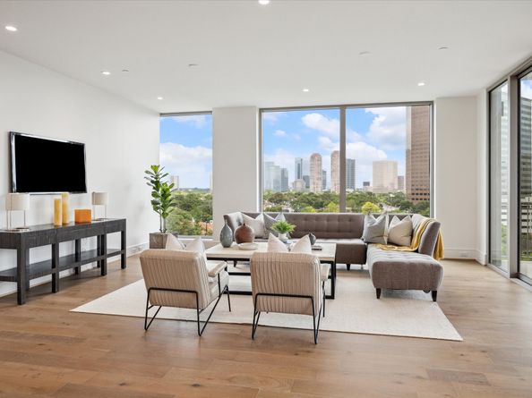 5656 San Felipe Street 701, Houston TX 77056