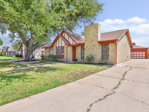 10122 Sageglow Drive, Houston TX 77089