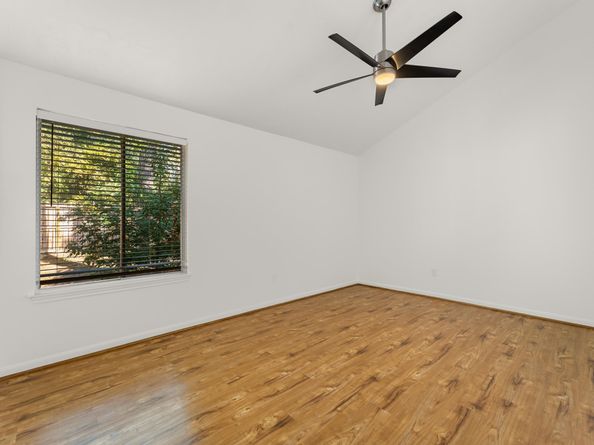 33 Crystal Lake Lane, The Woodlands TX 77380