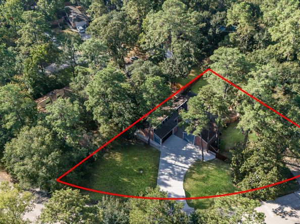 33 Crystal Lake Lane, The Woodlands TX 77380