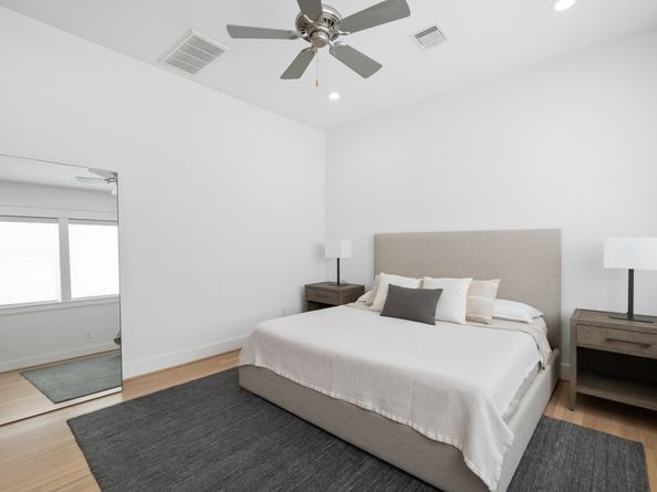 1405 Indiana Street B, Houston TX 77006