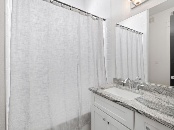 1405 Indiana Street B, Houston TX 77006