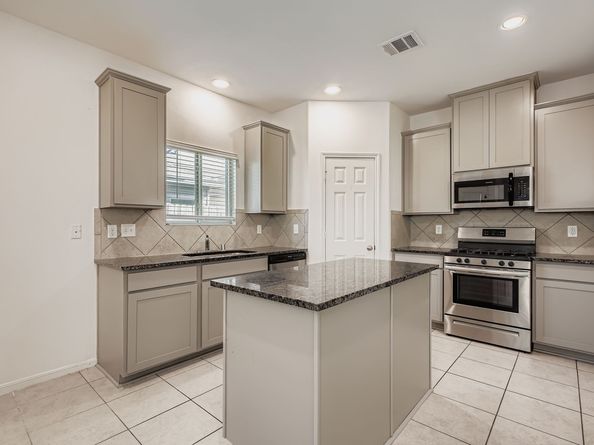 6421 Innsbruck Meadows Lane, Houston TX 77048