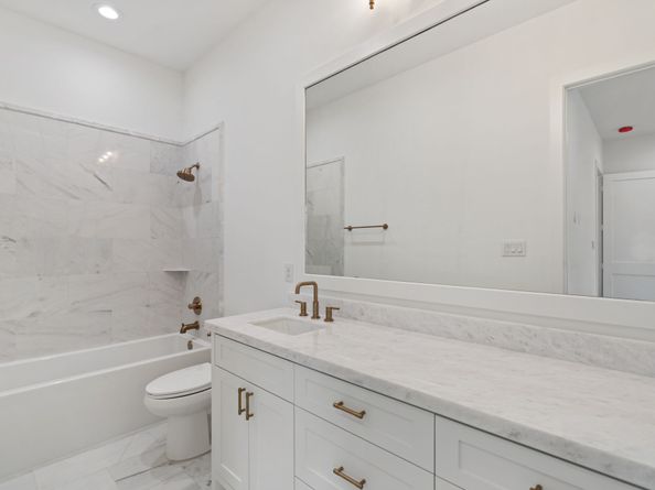 1314 Richelieu Lane, Houston TX 77018
