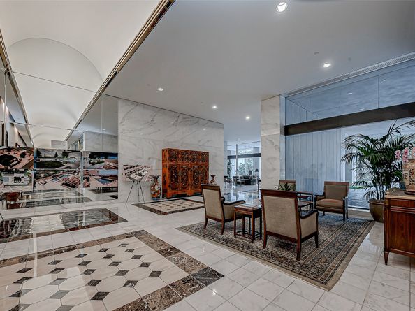 1111 Hermann Drive 6E, Houston TX 77004