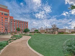 1111 Hermann Drive 6E, Houston TX 77004