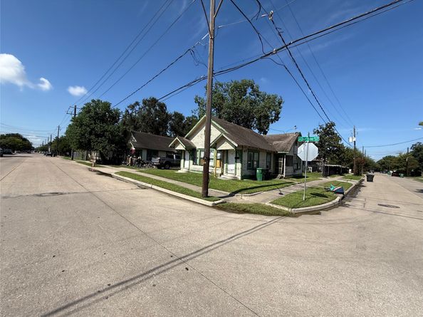 1109 N Cesar Chavez Boulevard, Houston TX 77011