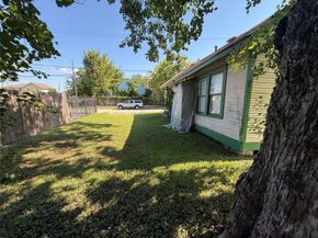 1109 N Cesar Chavez Boulevard, Houston TX 77011