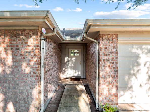 10722 Desert Springs Circle, Houston TX 77095