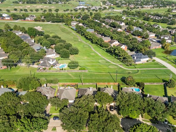 10722 Desert Springs Circle, Houston TX 77095