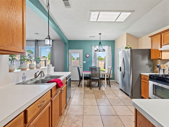 10722 Desert Springs Circle, Houston TX 77095