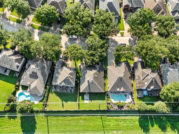 10722 Desert Springs Circle, Houston TX 77095