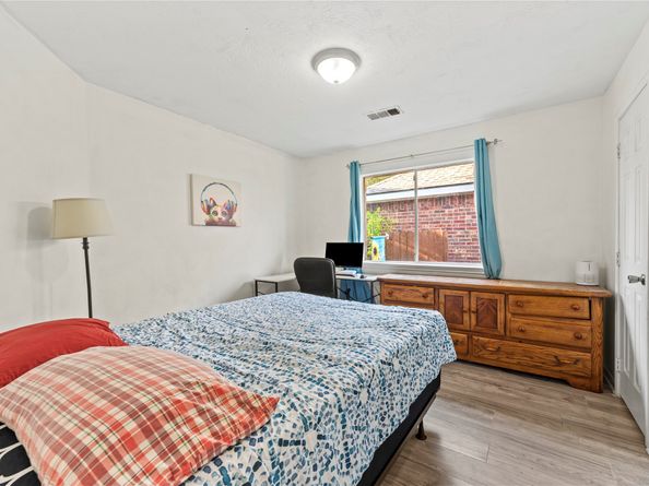 10722 Desert Springs Circle, Houston TX 77095