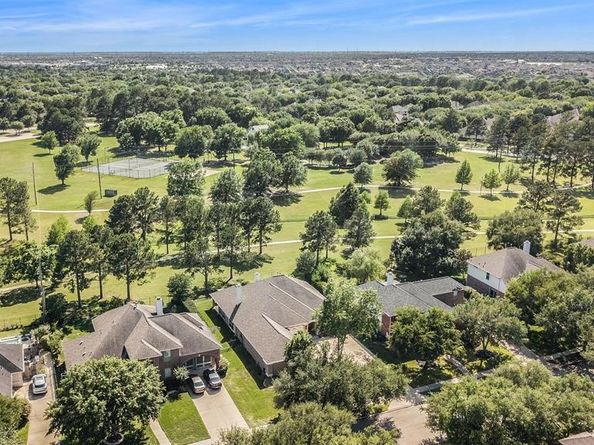 10722 Desert Springs Circle, Houston TX 77095