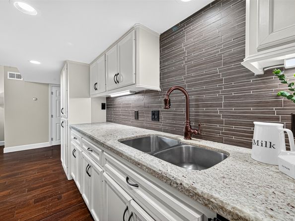 1100 Harvard Street 8, Houston TX 77008
