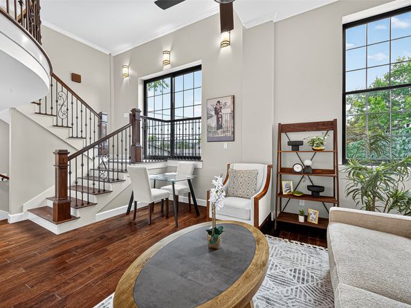 1100 Harvard Street 8, Houston TX 77008