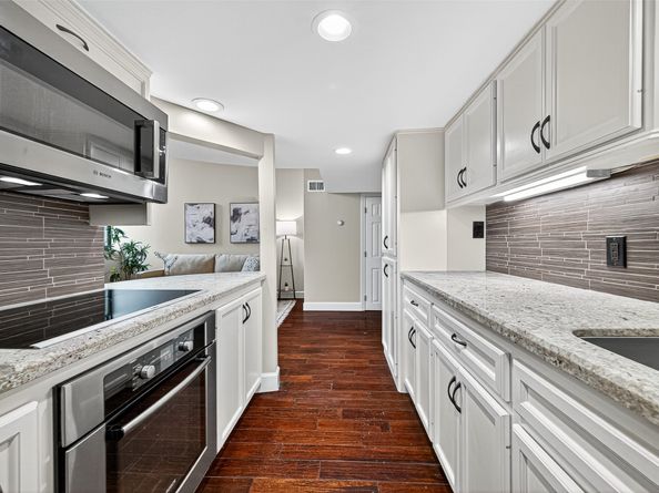 1100 Harvard Street 8, Houston TX 77008