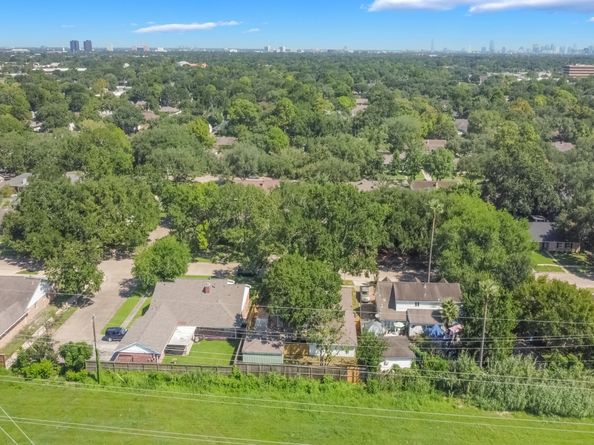 6115 Lymbar Drive, Houston TX 77096