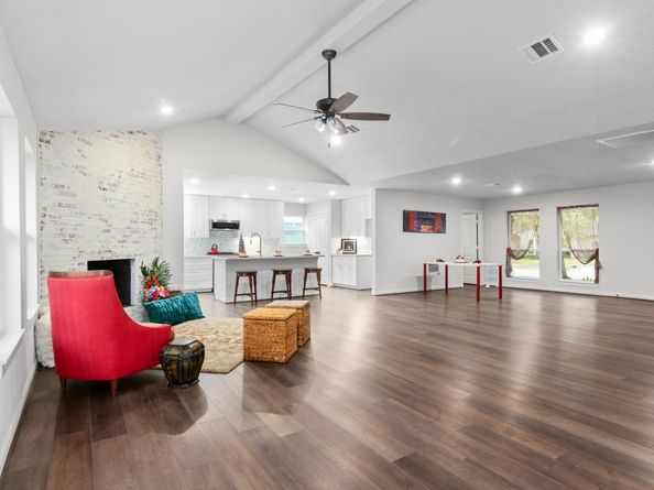 6115 Lymbar Drive, Houston TX 77096