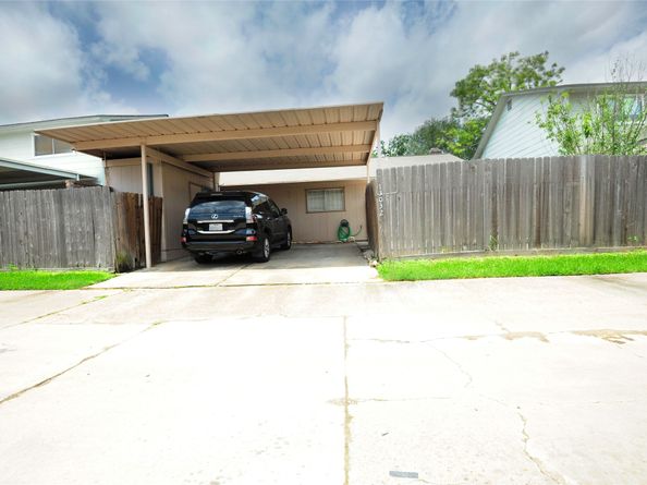 13032 Clarewood Drive, Houston TX 77072