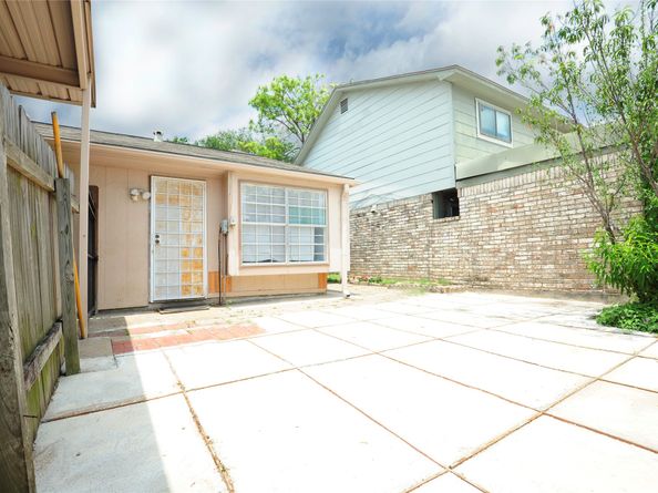 13032 Clarewood Drive, Houston TX 77072