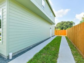 162 Wallace St, Houston TX 77022