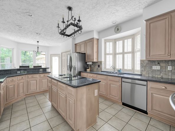 22 Pebble Hollow Court, The Woodlands TX 77381