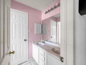 22 Pebble Hollow Court, The Woodlands TX 77381
