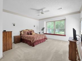 22 Pebble Hollow Court, The Woodlands TX 77381