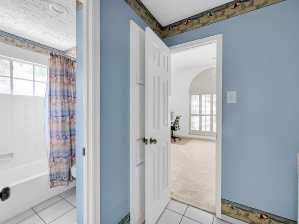 22 Pebble Hollow Court, The Woodlands TX 77381