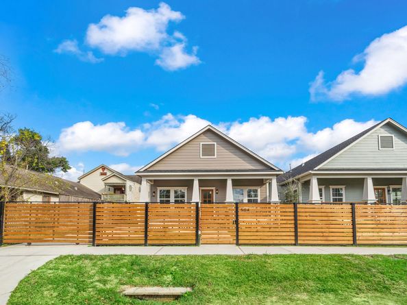504 Vincent Street, Houston TX 77009