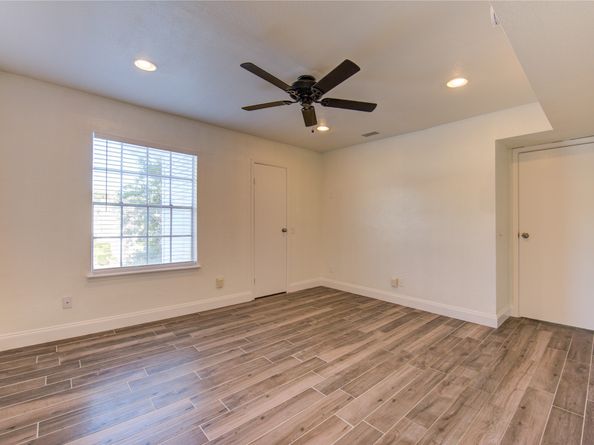 9809 Richmond Avenue D5, Houston TX 77042