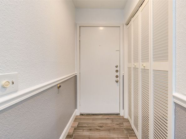 9809 Richmond Avenue D5, Houston TX 77042