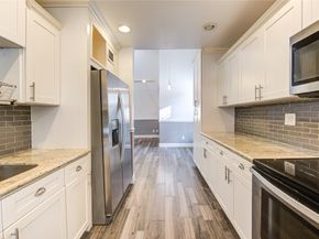 9809 Richmond Avenue D5, Houston TX 77042