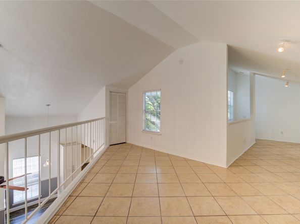 9809 Richmond Avenue D5, Houston TX 77042