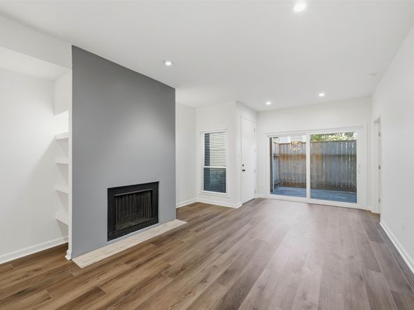 2100 Tanglewilde Street 625, Houston TX 77063