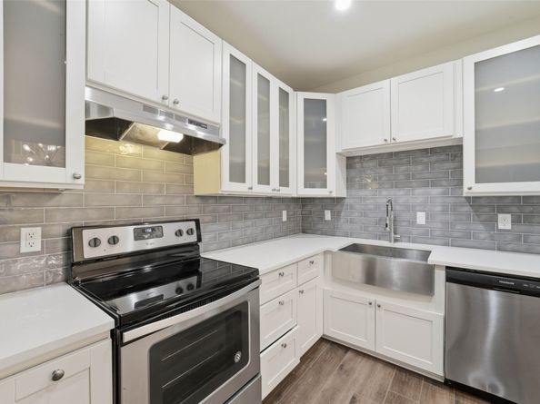 2100 Tanglewilde Street 625, Houston TX 77063
