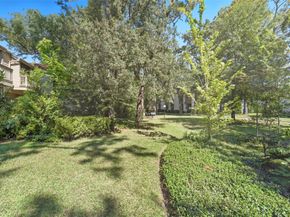 2100 Tanglewilde Street 625, Houston TX 77063